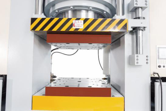 찬 위조 수압기는 5000ton 붙지 않는 팬 프라이팬 1250x1250mm 80Mpa를 기계로 가공합니다